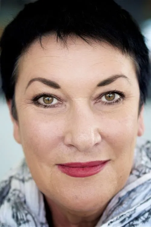 Baykali Ganambarr ha trabajado con Barbara Lowing en 1 ocasiones