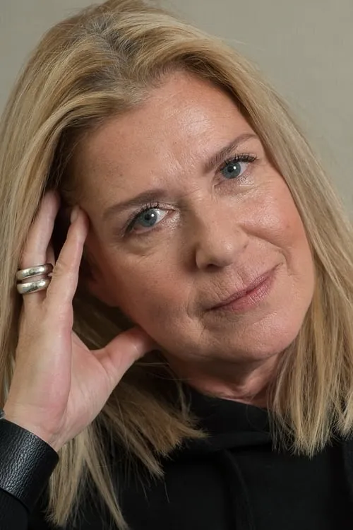 Barbara Sarafian interpretando a Eva Forrestier