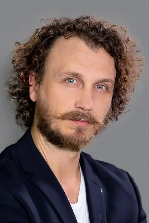 Barna Bokor interpretando a András