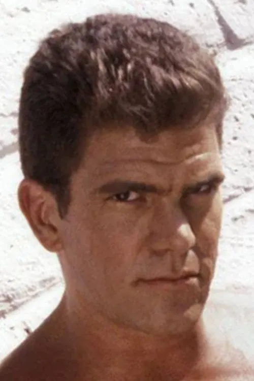 Barry Howard interpretando a (archive footage)