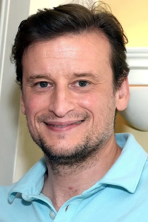 Barry Julien — personaje: Gil