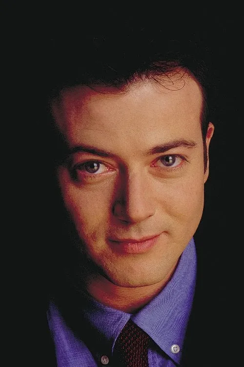 Barry McEvoy interpretando a Terry