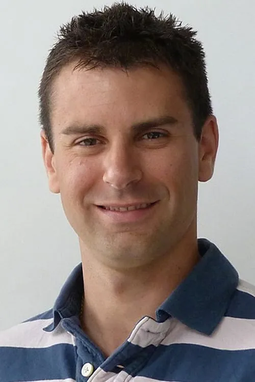 Basher Savage interpretando a Russian Space Station Captain (voice)