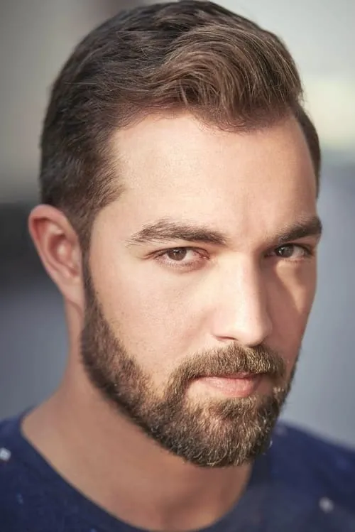 Reeve Carney ha trabajado con Bassel Alzaro en 1 ocasiones