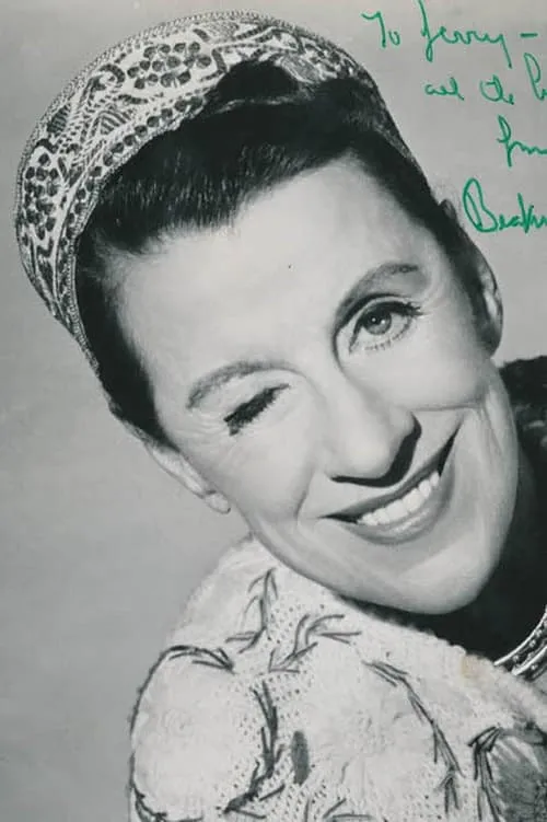 Beatrice Lillie interpretando a Maria Wislack