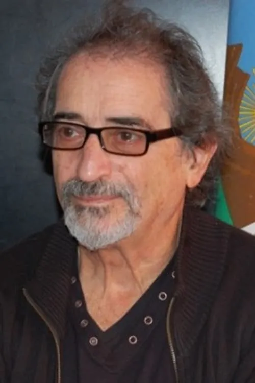 Miguel Bejo ha trabajado con Bebe Kamín en 1 ocasiones