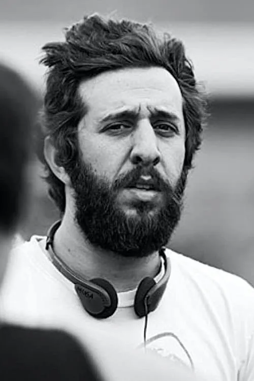 Ben Berman interpretando a Self