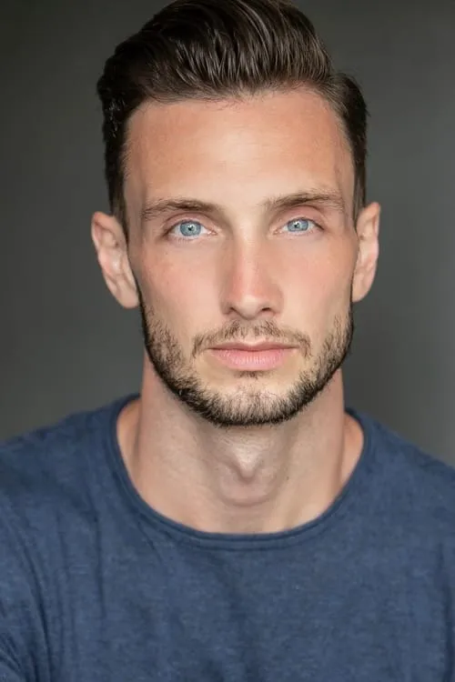 Ben Irish interpretando a Melvin / The Toxic Avenger