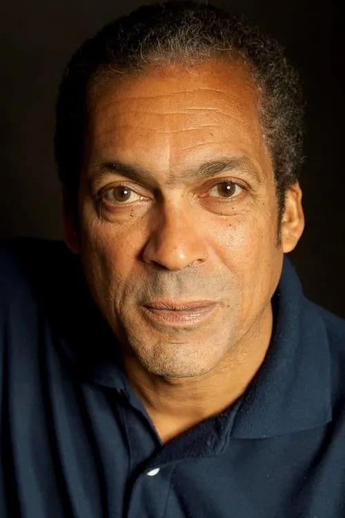 Ben Onwukwe — personaje: Stuart 'Recall' MacKenzie