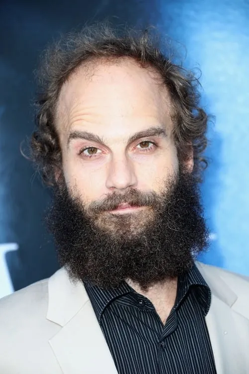 Ellie Araiza ha trabajado con Ben Sinclair en 1 ocasiones