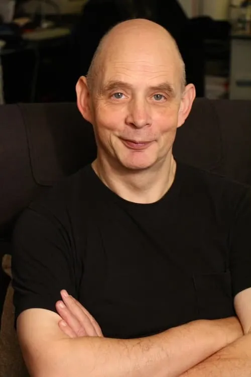 Ben Van Bergen interpretando a Ivan