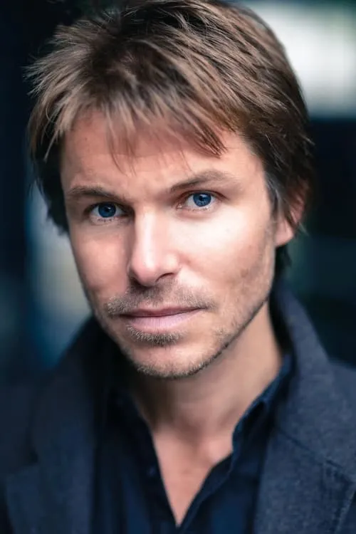 Iain Jones ha trabajado con Ben Warwick en 1 ocasiones