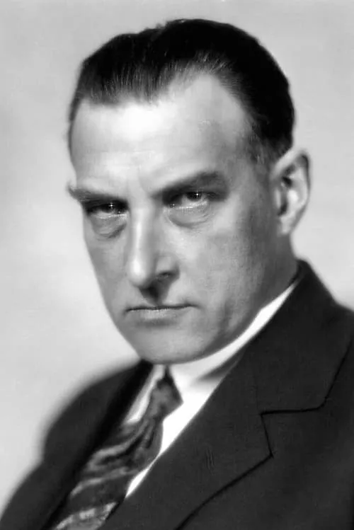 Benjamin Christensen interpretando a Lieutenant van Hauen