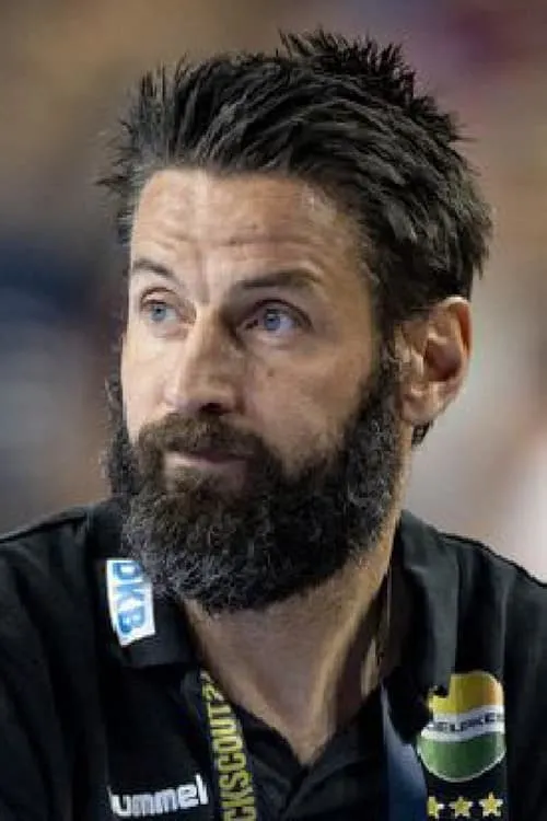 Bennet Wiegert — personaje: Self