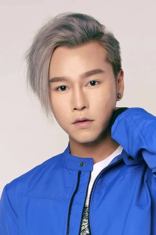 Berg Lee interpretando a Berg