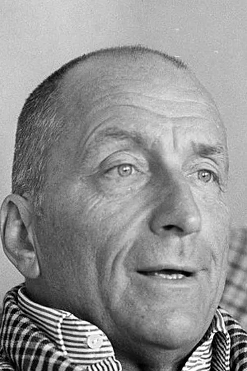 Bernard Lefort interpretando a Le préfet de police