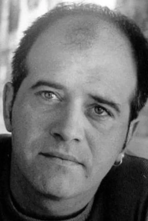 Bernard Llopis interpretando a Homme dégarni restaurant