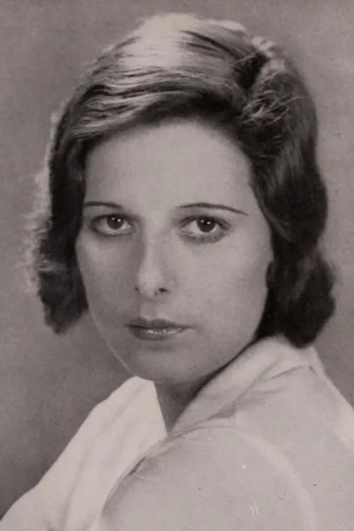 Berthe Ostyn interpretando a Lilo Kastensen