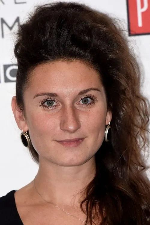 Billy Howle ha trabajado con Bessie Carter en 1 ocasiones