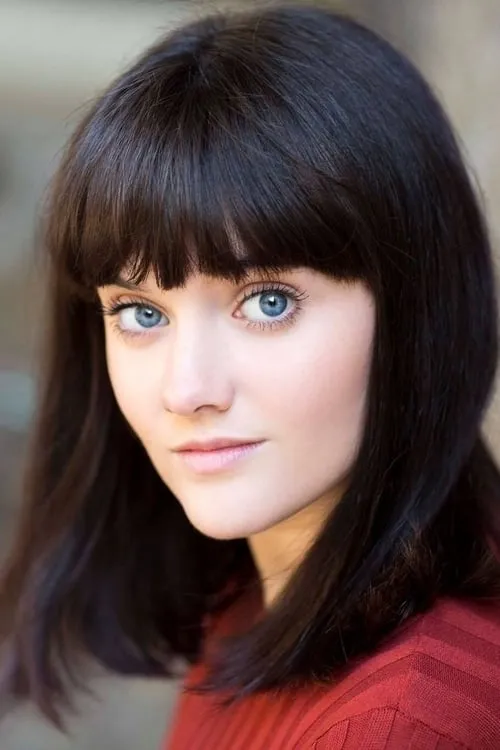 Bessie Coates interpretando a Evie