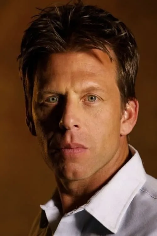 Bill McAdams Jr. interpretando a Jake Knight