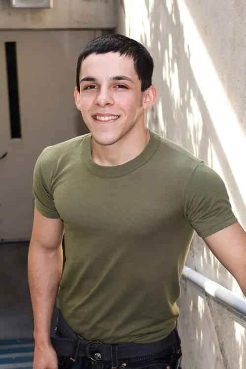 Billie Starz interpretando a 