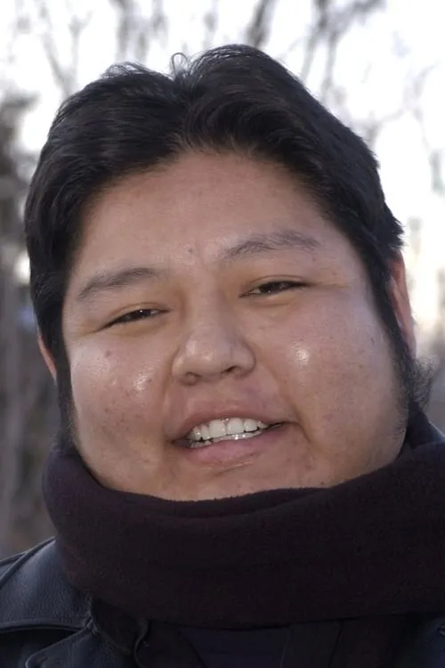 Blackhorse Lowe interpretando a Riggs