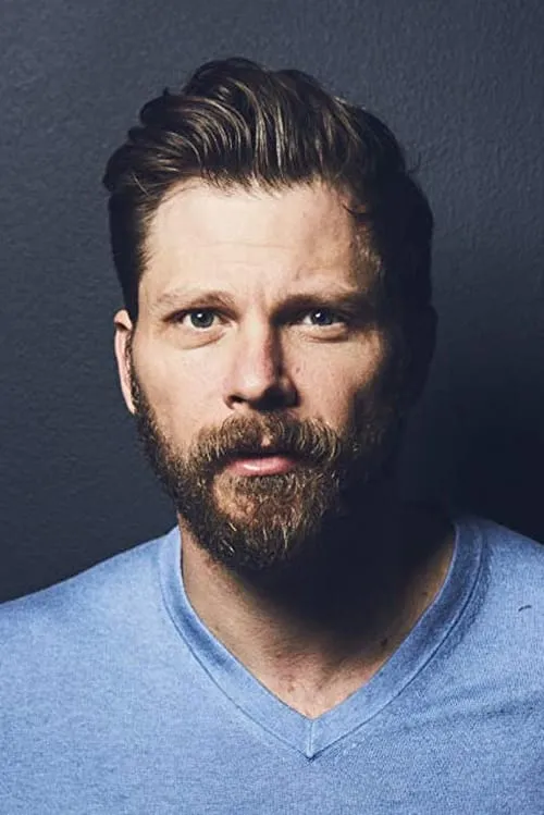 Benjamin Revolori ha trabajado con Blaine Swen en 1 ocasiones