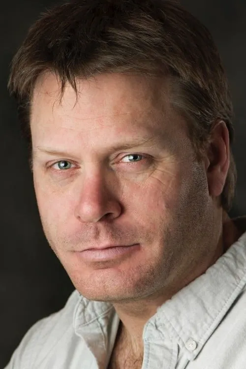 Blair Johannes interpretando a Self