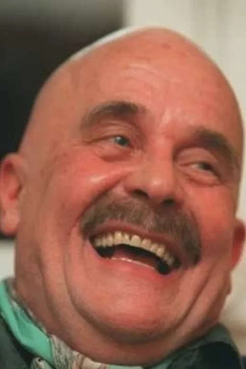 Bo Brundin interpretando a Dr. Dan Chilblains