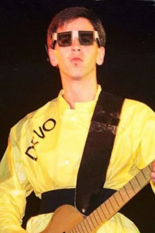 Gerald V. Casale ha trabajado con Bob Casale en 14 ocasiones