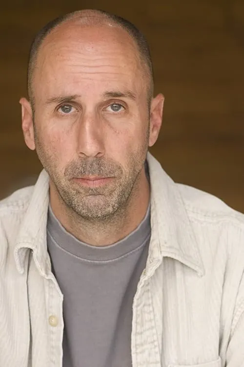 Bob Clendenin interpretando a Barnes