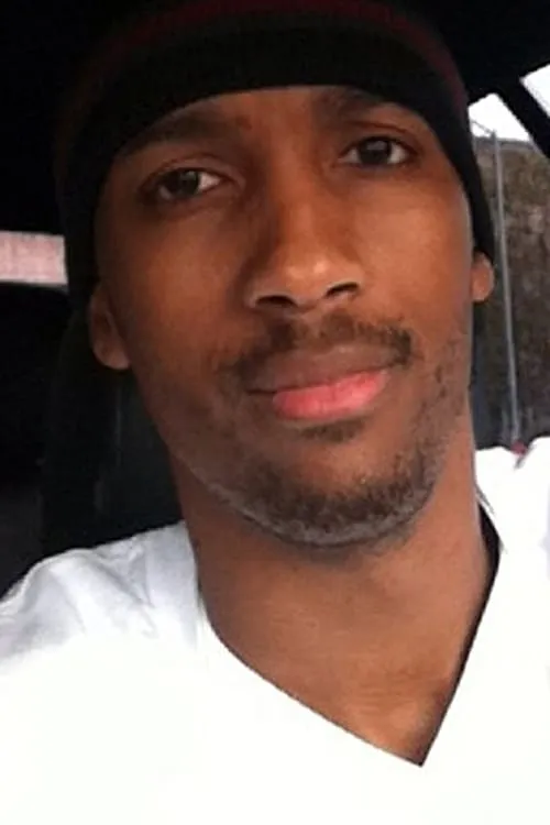 Bobby 'Slim' Jones interpretando a Cretan