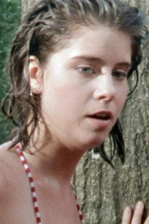 Bonnie Bowers interpretando a Stacy