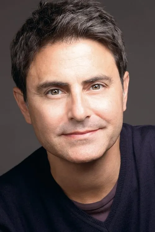 Bradley White interpretando a Tad Star