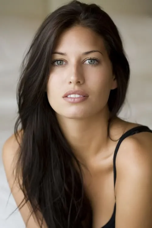 Bree Condon interpretando a Sarah Jukes