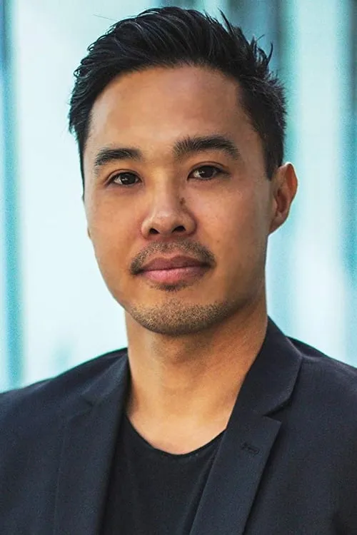 Brent Yoshida interpretando a Skater Blade