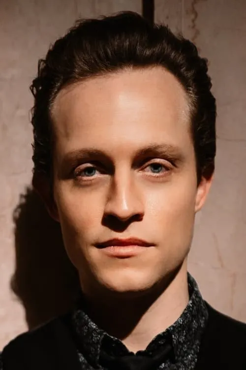 Brenton Ryan interpretando a Monostatos