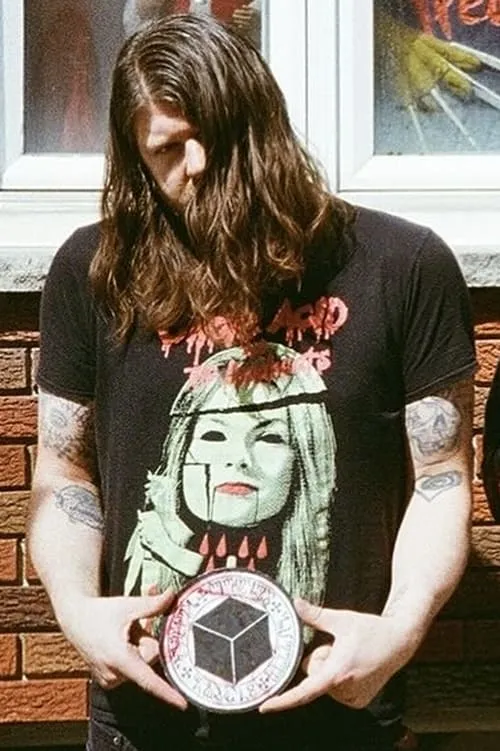 Brewce Longo interpretando a Self