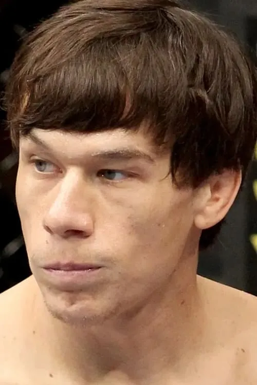 Brian Bowles interpretando a Self