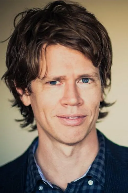 Tom Emmott ha trabajado con Brian Lee Franklin en 1 ocasiones