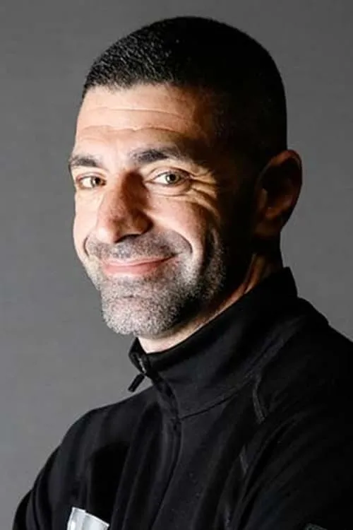 Brian Schwartz interpretando a Self