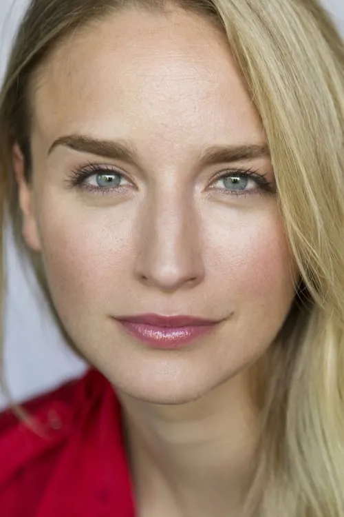 Brianna Barnes interpretando a Jenny