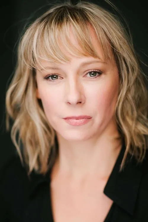 Briony Williams interpretando a Gail