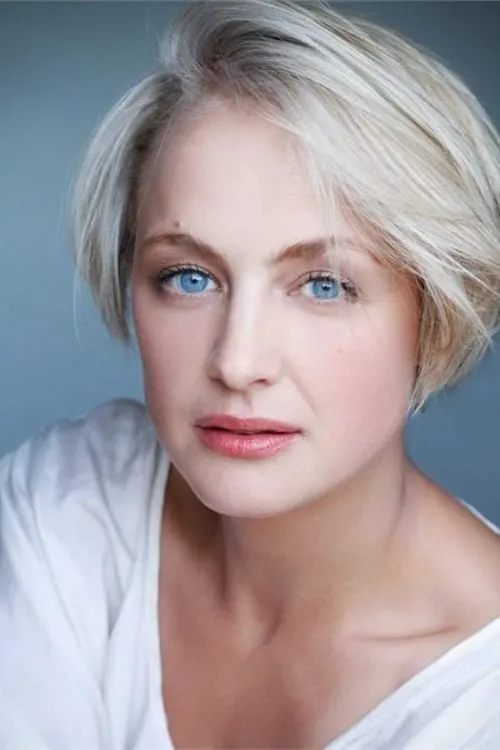 Britta Brandt interpretando a Tina