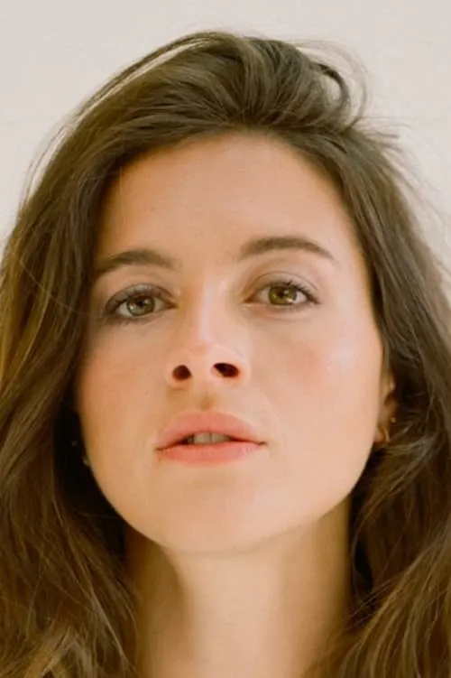 Brittany Ashworth interpretando a Vaduva