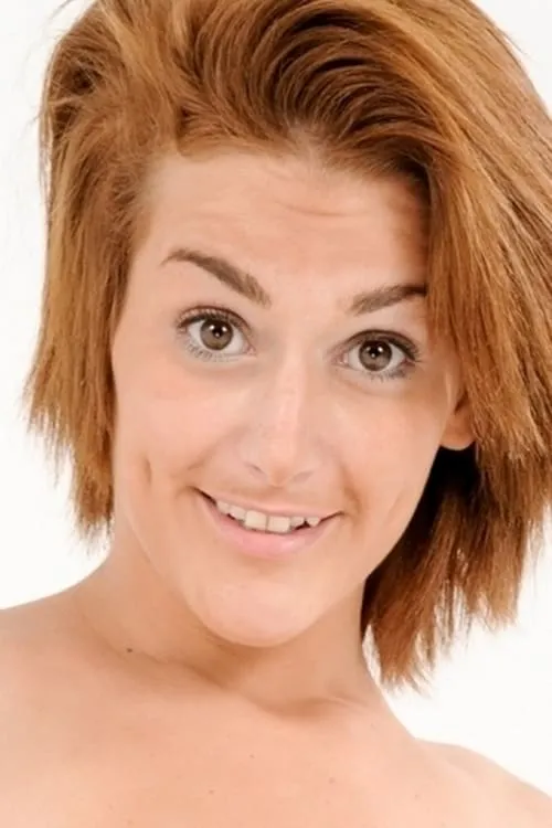 Brittany Jade interpretando a 