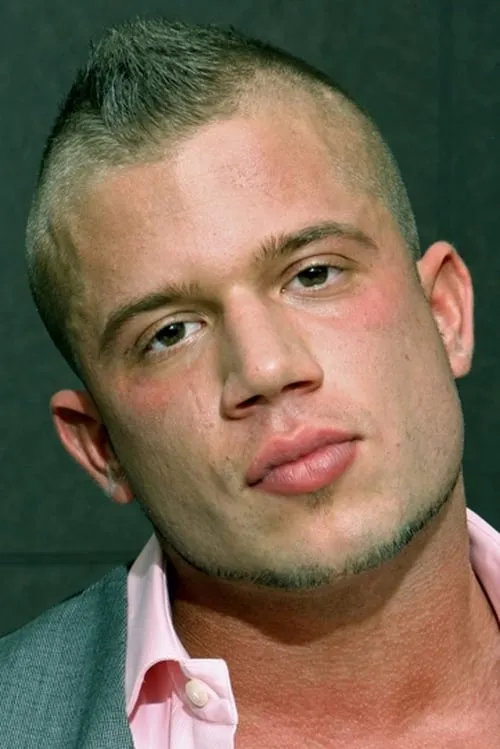 Brocky Brown interpretando a