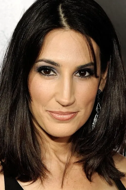 Brooke Stacy Mills interpretando a Clyde's Wife