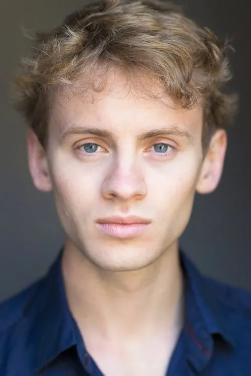 Bruce Langley interpretando a Jake